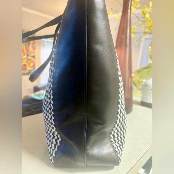 Tory Burch Erica Large Tote Purse Bag - Picture 5 of 9